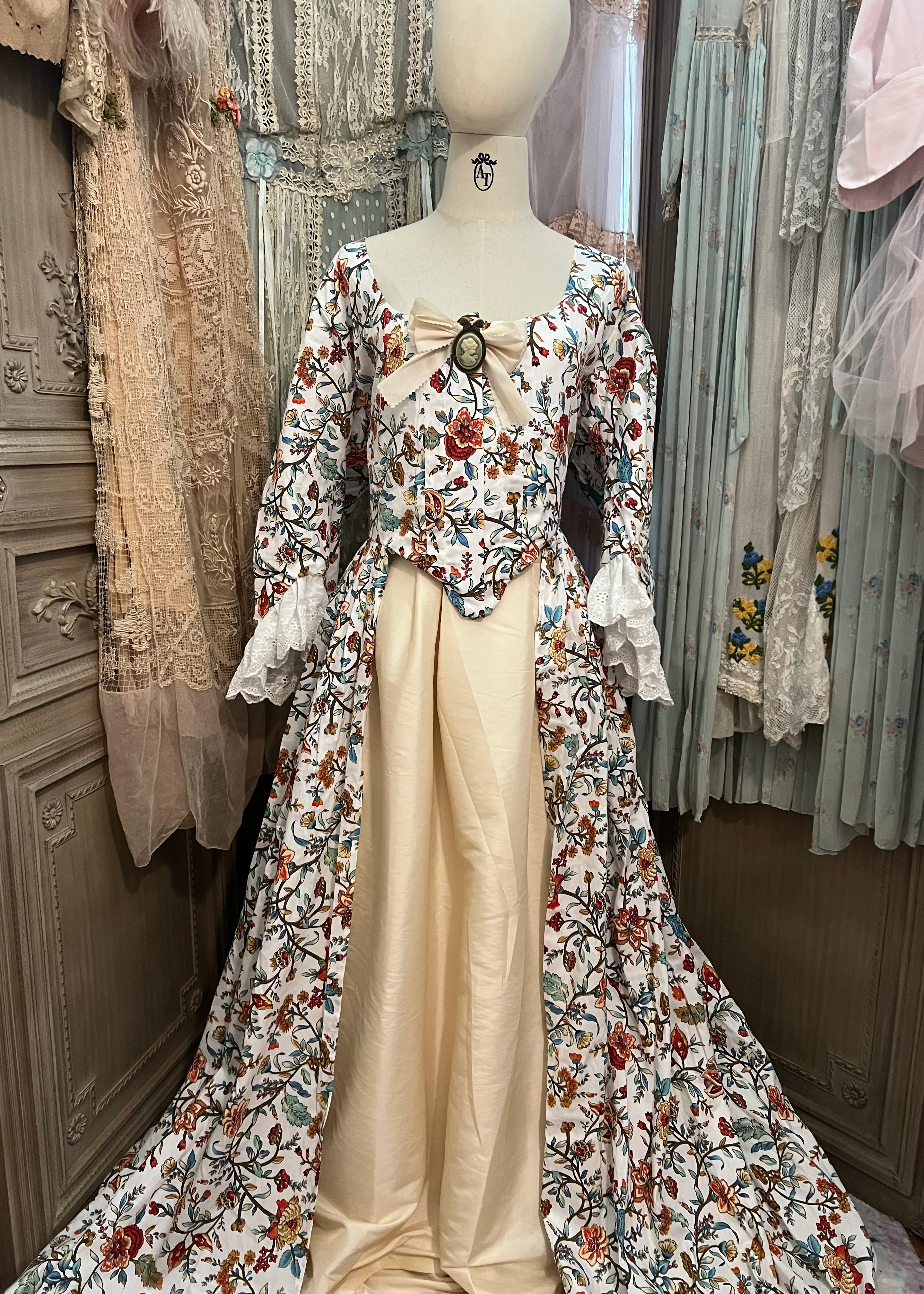 Elizabeth gown - Image 8