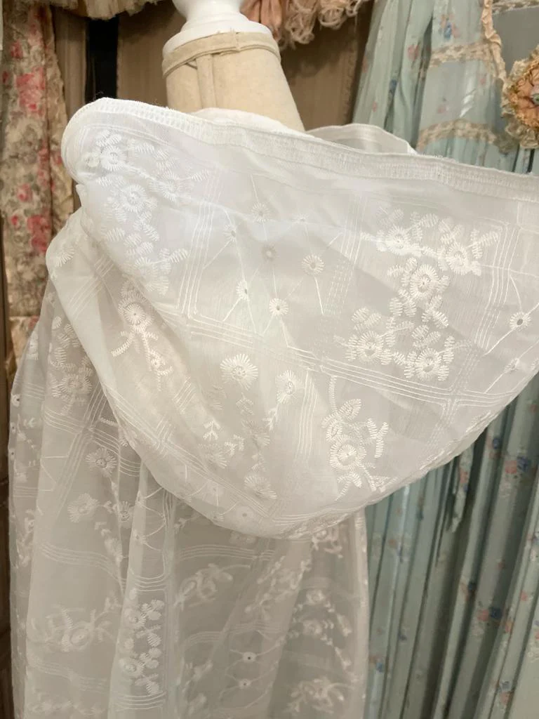 lace cape - Image 9