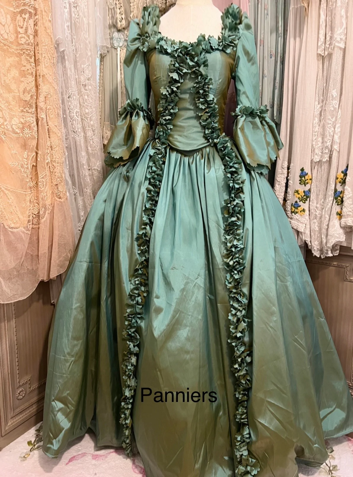 Marie Antoinette gown - Image 8