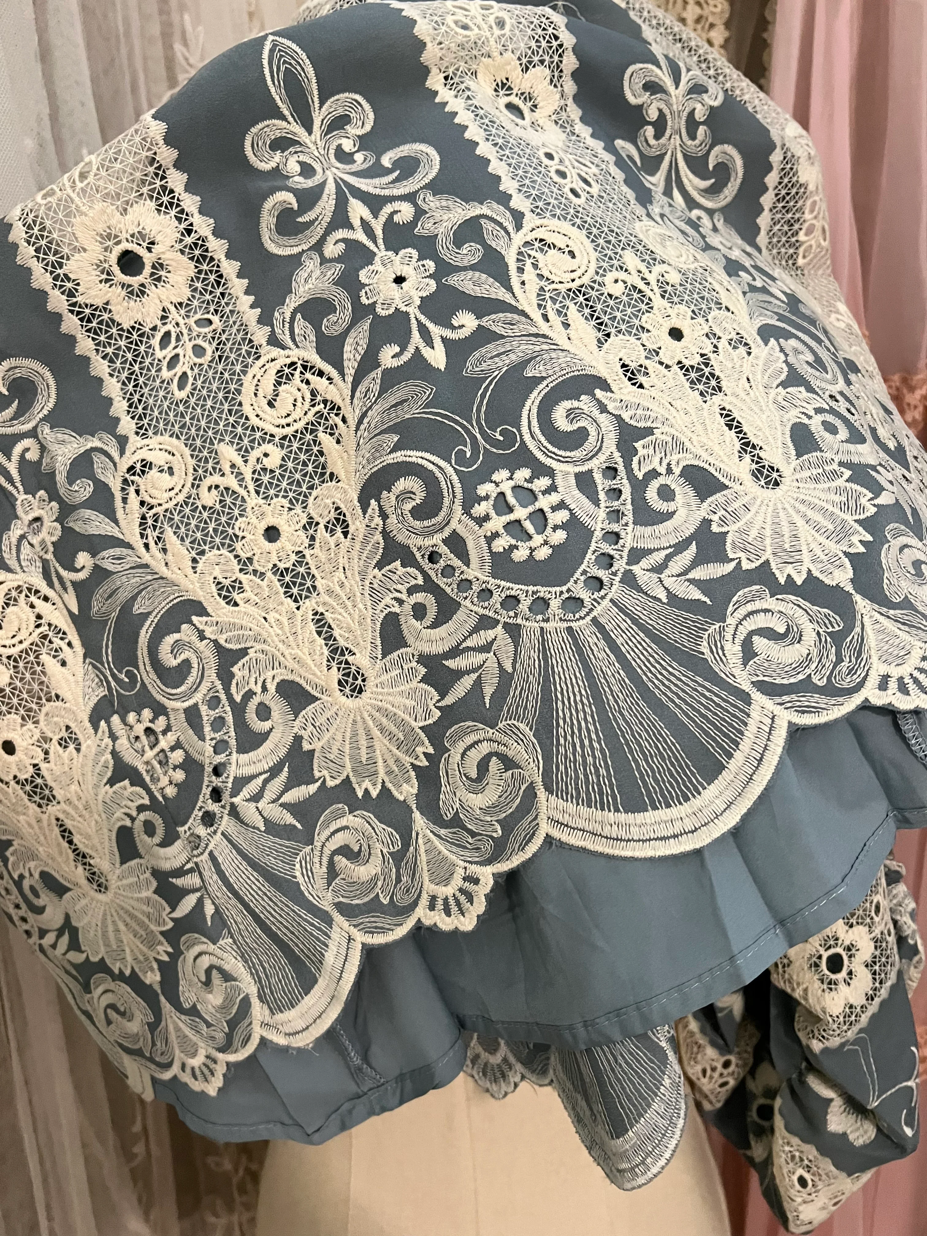Silhouette romance dress - Image 14