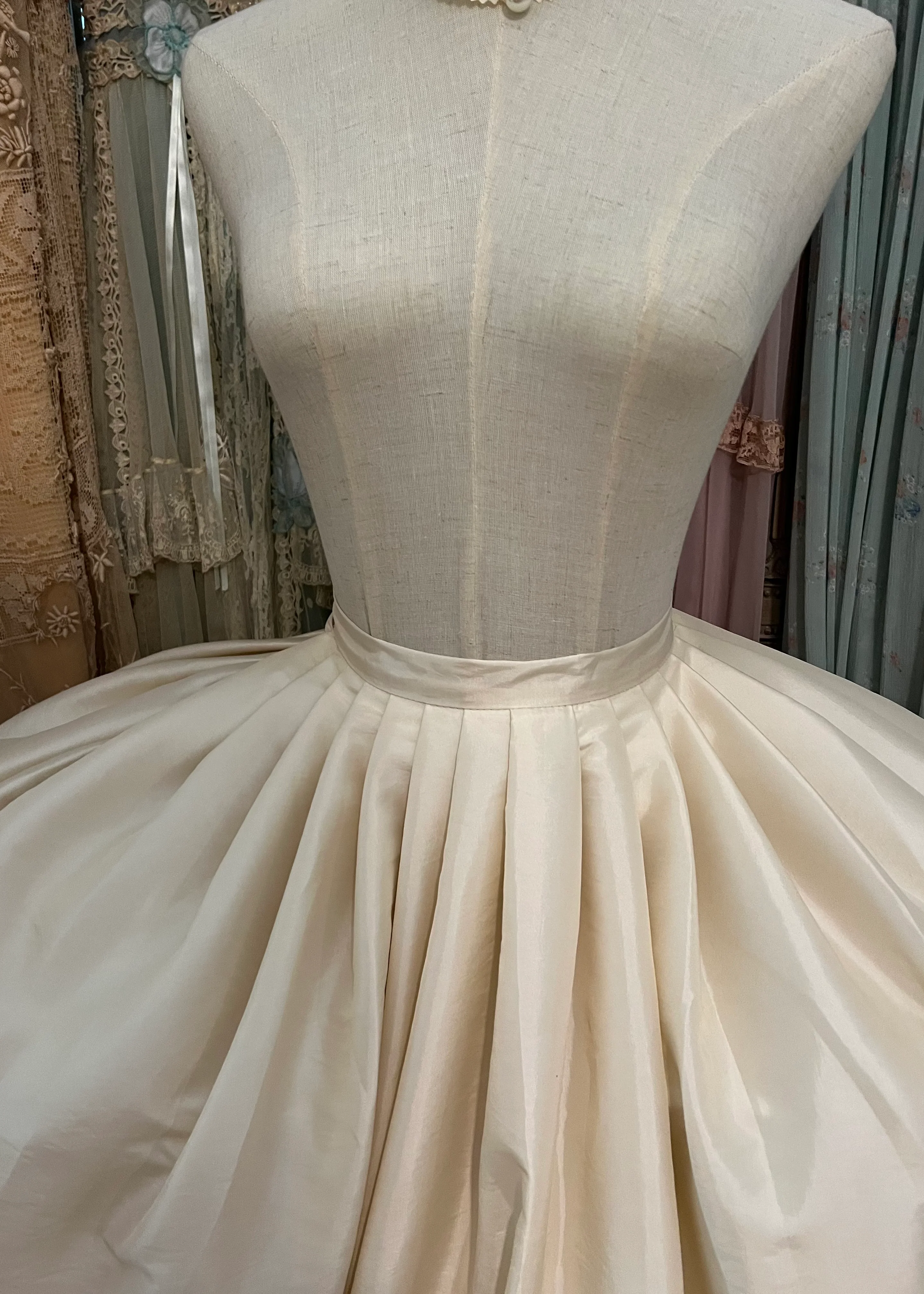 The porcelain gown - Image 23